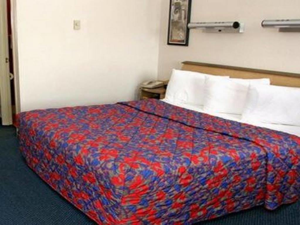 Red Roof Inn Mt Laurel Mount Laurel Eksteriør billede